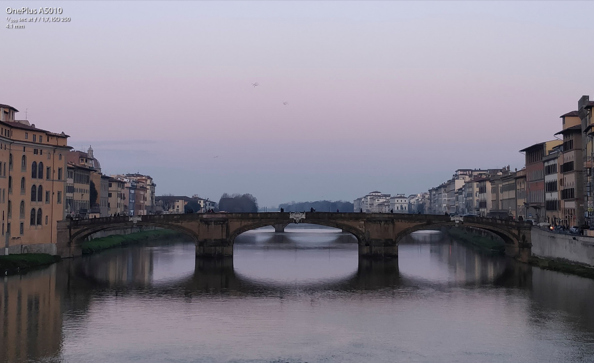 OnePlus 5T Low Light Photography Detail OnePlus 5T Low Light Photography Detail